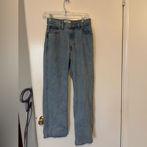 Abercrombie and Fitch 90’s relaxed Jean high rise. Curve love size 26(2) short.